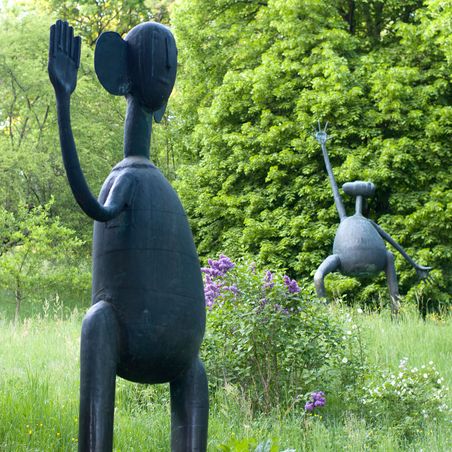 Heinrich Kirchner Skulpturengarten – Wächter im Garten Eden