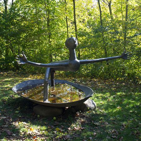 Heinrich Kirchner Skulpturengarten – Mann im Boot