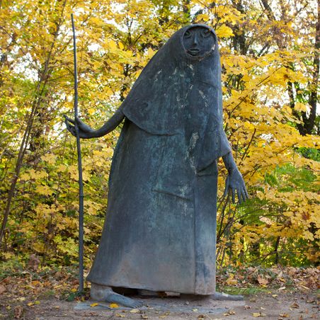 Heinrich Kirchner Skulpturengarten – Wanderer Abraham